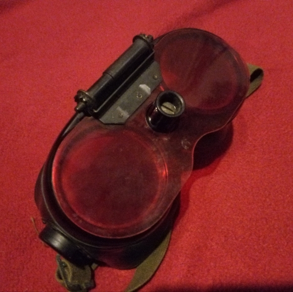 RARE **9/10 - Red quinoline cyanin dye Goggles Nightmare Vision Demon-Sight WW2 - Picture 8 of 9